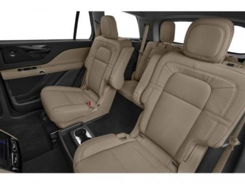 Used 2022 Lincoln Aviator Standard w/ Premium Package image 16