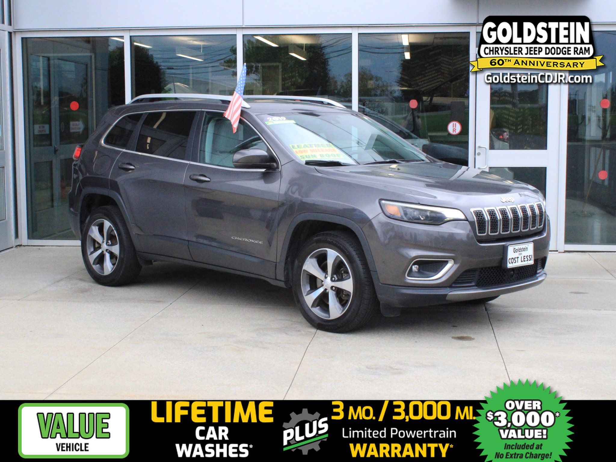 Used 2019 Jeep Cherokee Limited w/ Technology Group AWD/4WD image 1