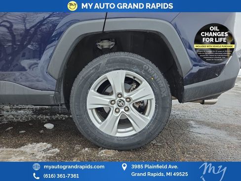 Used 2021 Toyota RAV4 XLE image 29