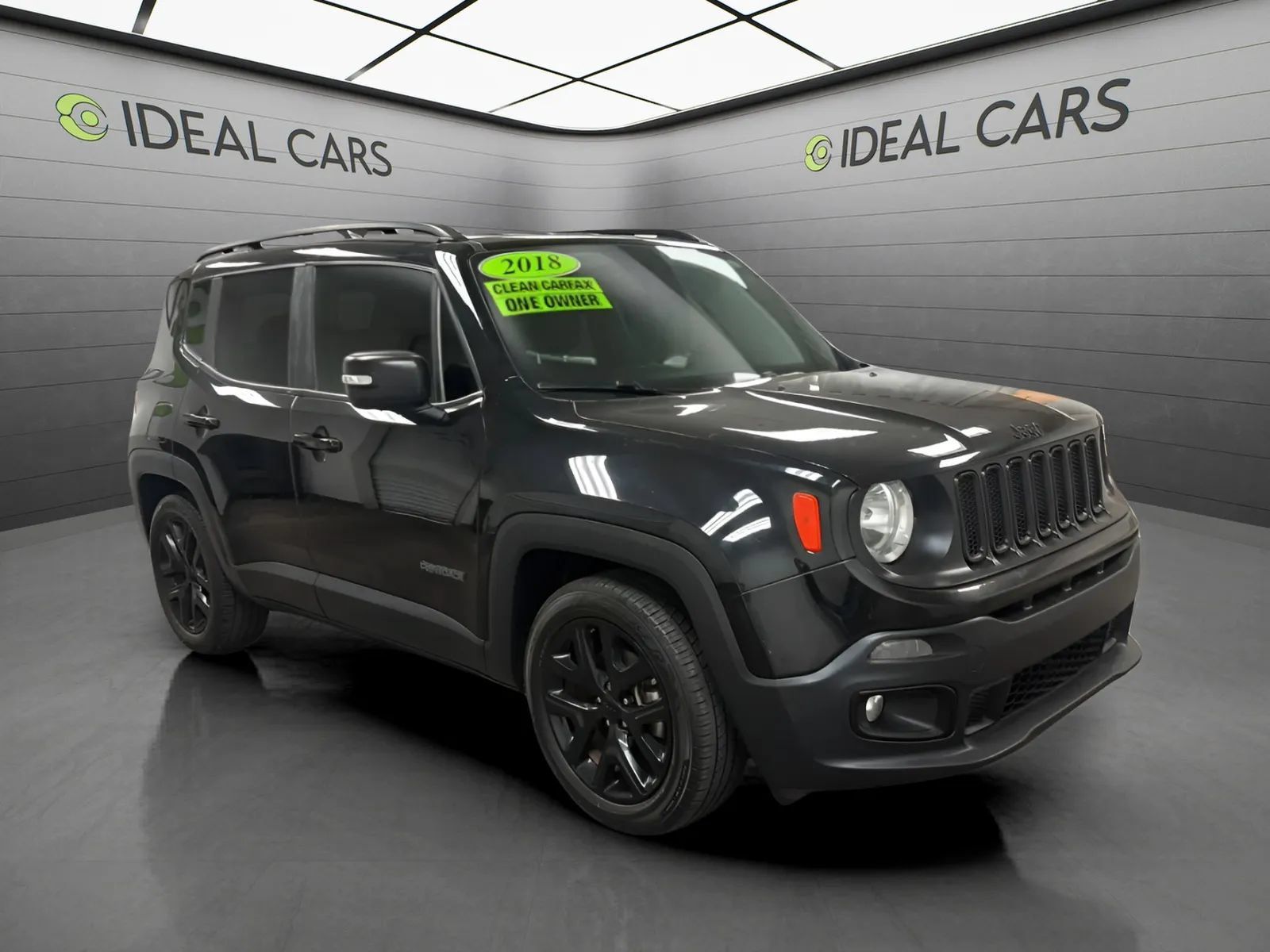 Used 2018 Jeep Renegade Altitude FWD image 3