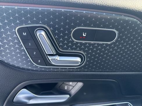 Certified 2025 Mercedes-Benz GLB 250 GLB 250 w/ Exclusive Package image 9