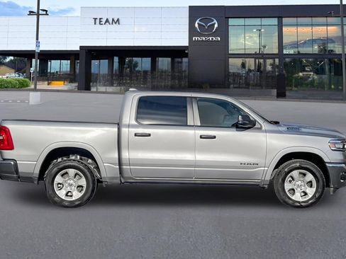 Used 2025 RAM 1500 Big Horn AWD/4WD image 3