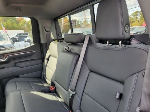 New 2026 GMC Sierra 1500 SLT image 28