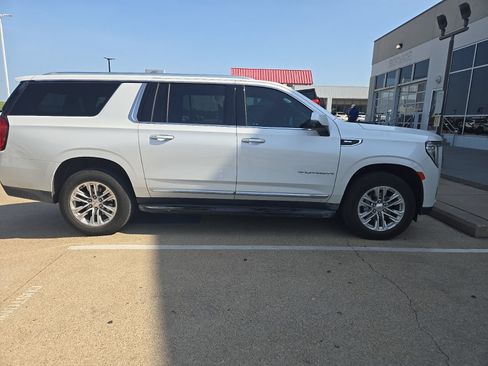 Used 2023 GMC Yukon XL SLT w/ SLT Premium Package RWD image 4