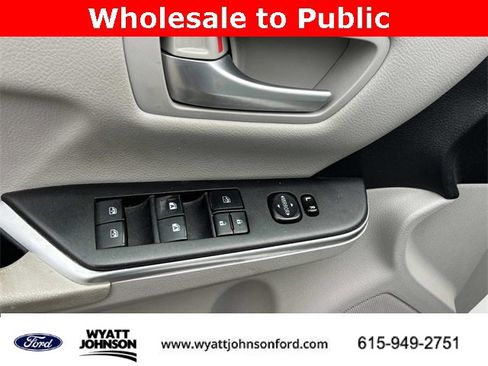 Used 2017 Toyota Camry LE image 20