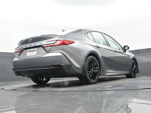 Used 2025 Toyota Camry SE w/ Convenience Package FWD image 27