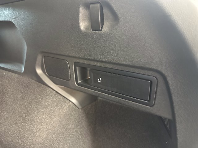Used 2024 Volkswagen Tiguan SEL R-Line AWD/4WD image 28