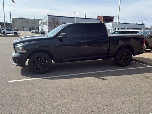 Used 2015 RAM 1500 Express image 2