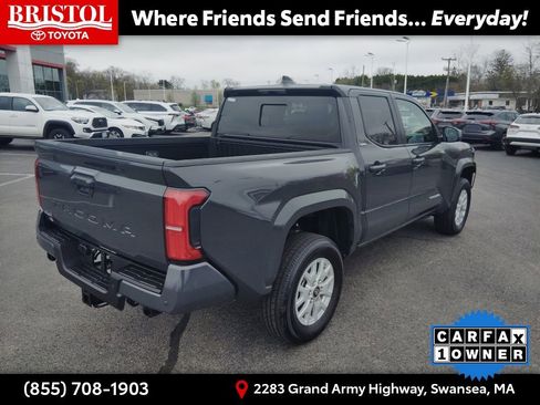Used 2025 Toyota Tacoma SR5 image 7