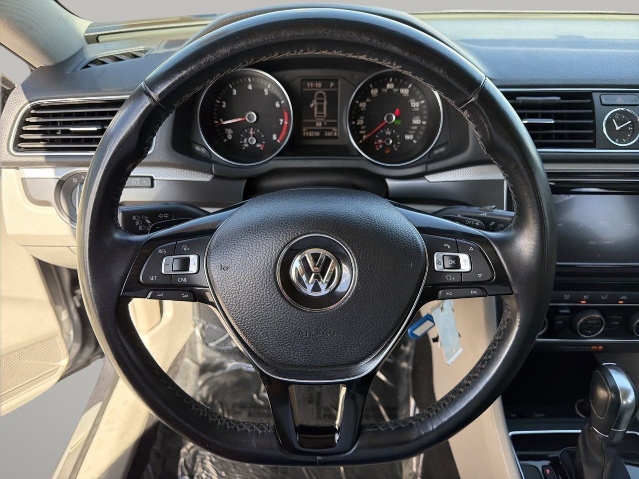 Used 2017 Volkswagen Passat 1.8T R-Line w/ R-Line Lighting Package FWD image 28