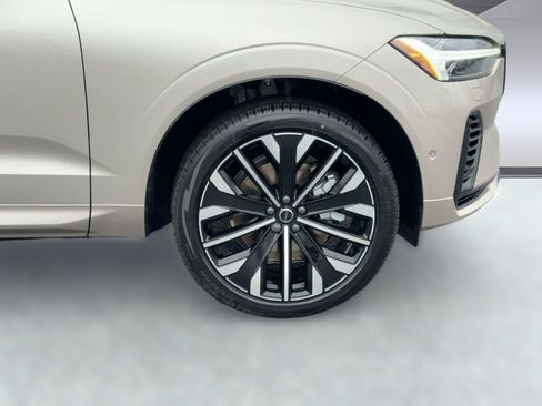 New 2026 Volvo XC60 T8 Ultra w/ Protection Package Premier image 11