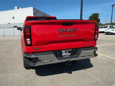 New 2026 GMC Sierra 1500 SLE w/ Preferred Package image 7