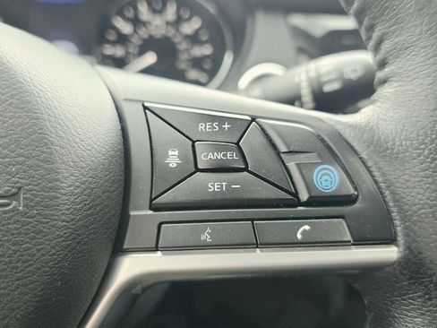 Used 2019 Nissan Rogue SV AWD/4WD image 28