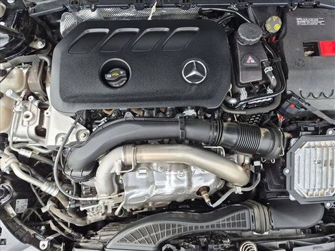 Used 2025 Mercedes-Benz GLB 250 4MATIC image 22