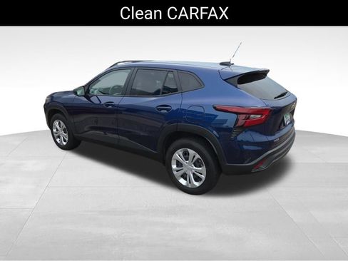 Used 2024 Chevrolet Trax LS w/ Driver Confidence Package FWD image 6