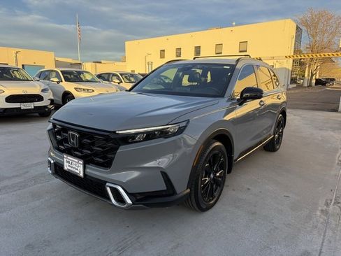 Used 2025 Honda CR-V Sport Touring image 3