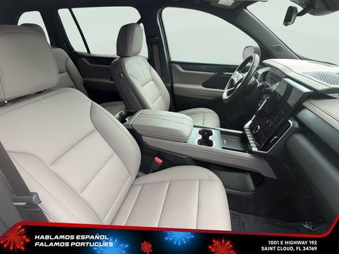 Certified 2026 GMC Acadia Elevation w/ Elevation Premium Package FWD image 34
