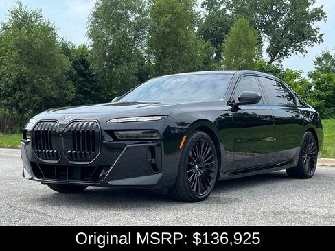 Used 2025 BMW 760i xDrive w/ Executive Package AWD/4WD image 3