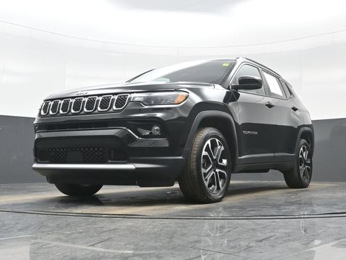 Used 2024 Jeep Compass Limited image 24