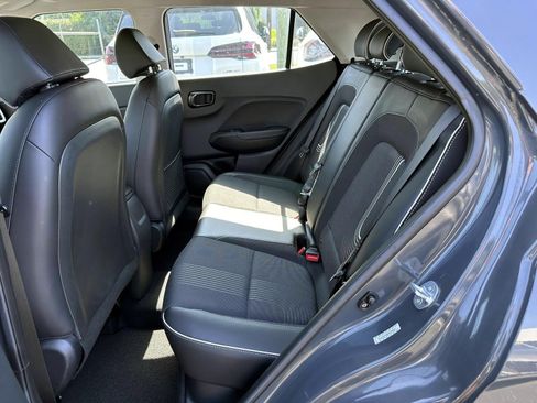 Used 2023 Hyundai Venue Limited w/ Cargo Package FWD image 12