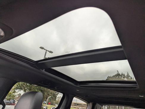 New 2026 Chrysler Pacifica Select FWD image 10