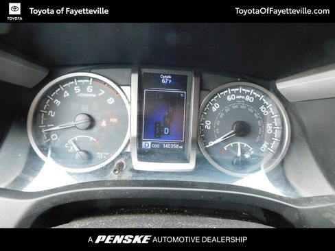 Used 2016 Toyota Tacoma SR5 w/ SR5 Appearance Package (SN) image 11