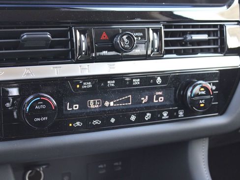 New 2026 Nissan Pathfinder SL AWD/4WD image 27