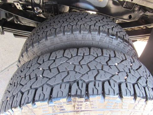 Used 2023 Ford F350 Lariat w/ FX4 Off-Road Package AWD/4WD image 13
