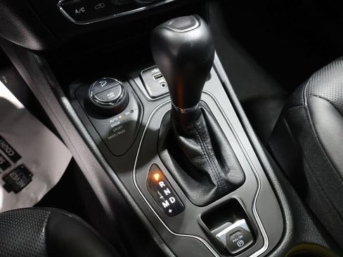 Certified 2021 Jeep Cherokee Latitude Lux w/ Comfort/Convenience Group image 37