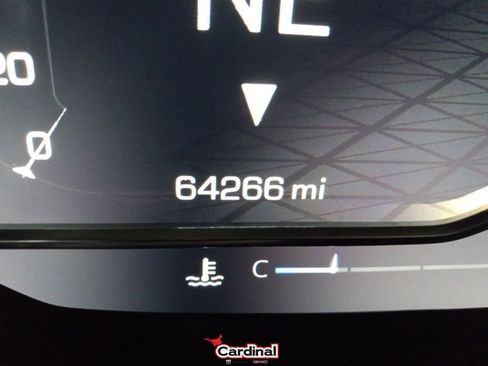 Used 2022 GMC Yukon XL SLE w/ Gmc Pro Safety Plus Package image 39