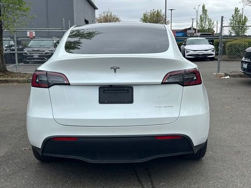 Used 2023 Tesla Model Y Long Range AWD/4WD image 10