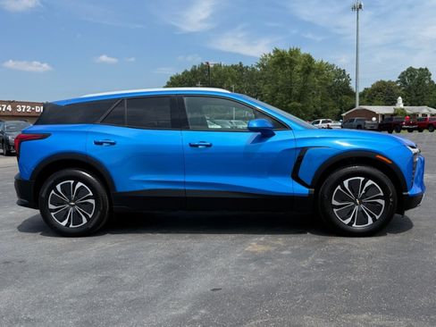 Used 2024 Chevrolet Blazer EV LT AWD/4WD image 9