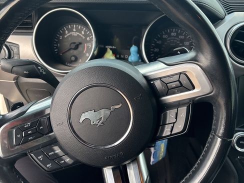 Used 2019 Ford Mustang Premium image 9