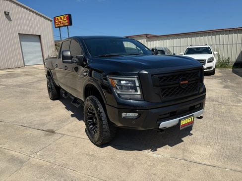 Used 2020 Nissan Titan PRO-4X w/ Pro-4x Convenience Package AWD/4WD image 3