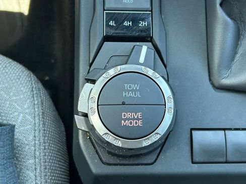 Certified 2025 Toyota 4Runner SR5 AWD/4WD image 28