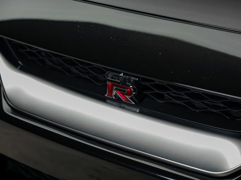 Used 2021 Nissan GT-R Premium AWD/4WD image 5