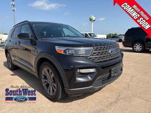 Used 2023 Ford Explorer XLT w/ Equipment Group 202A RWD image 1