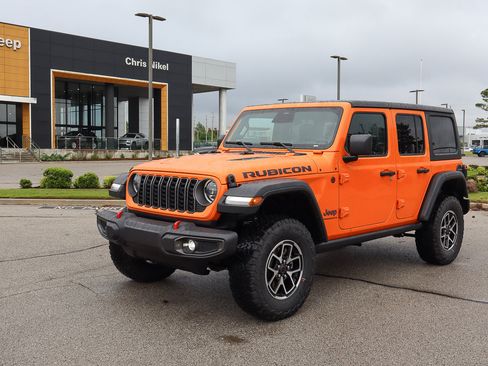 Used 2025 Jeep Wrangler Unlimited Rubicon w/ Convenience Group image 1