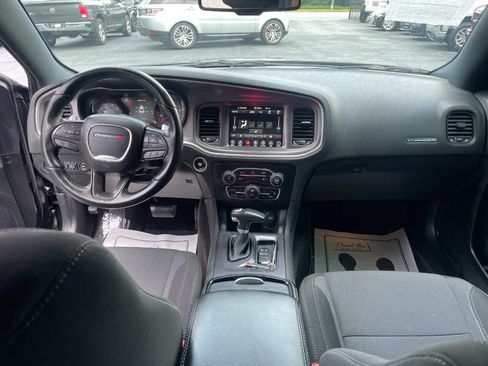 Used 2017 Dodge Charger R/T w/ Navigation & Travel Group RWD image 11
