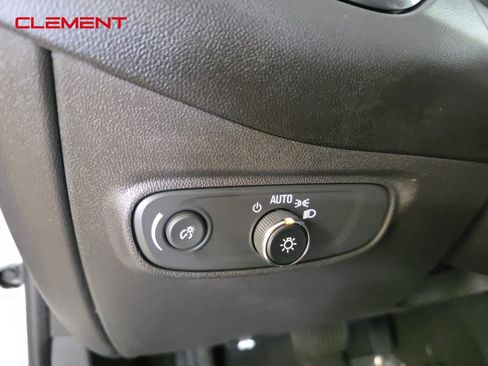 Used 2023 Chevrolet Equinox LT w/ Driver Convenience Package image 12