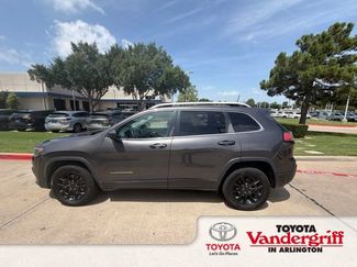 Used 2019 Jeep Cherokee Latitude Plus w/ Comfort/Convenience Group FWD video 1