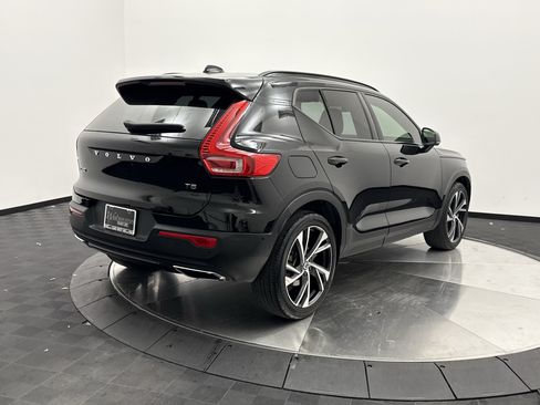 Used 2019 Volvo XC40 T5 R-Design AWD/4WD image 8