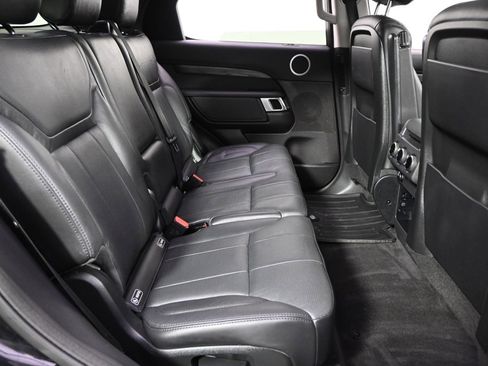 Used 2017 Land Rover Discovery HSE image 18
