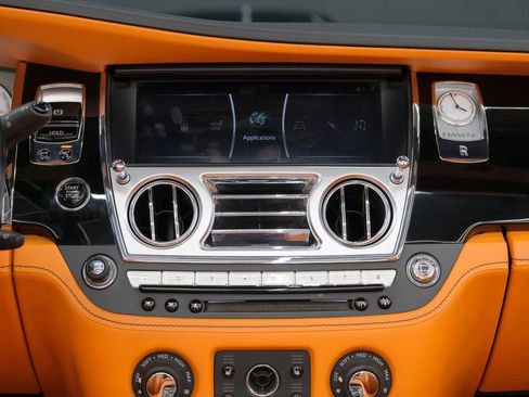 Used 2018 Rolls-Royce Dawn image 37