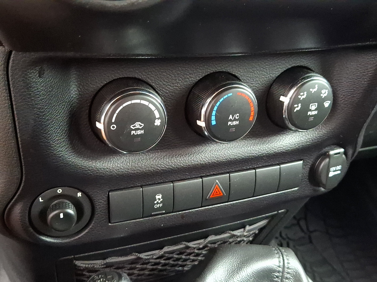 Used 2016 Jeep Wrangler Unlimited Sport w/ Quick Order Package 23S AWD/4WD image 15
