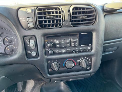 Used 2000 GMC Jimmy SLE image 32