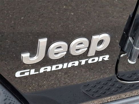 Used 2022 Jeep Gladiator Overland w/ Popular Equipment Package image 30