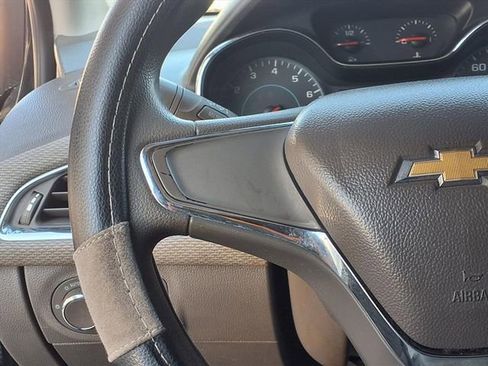 Used 2017 Chevrolet Cruze LS FWD image 17