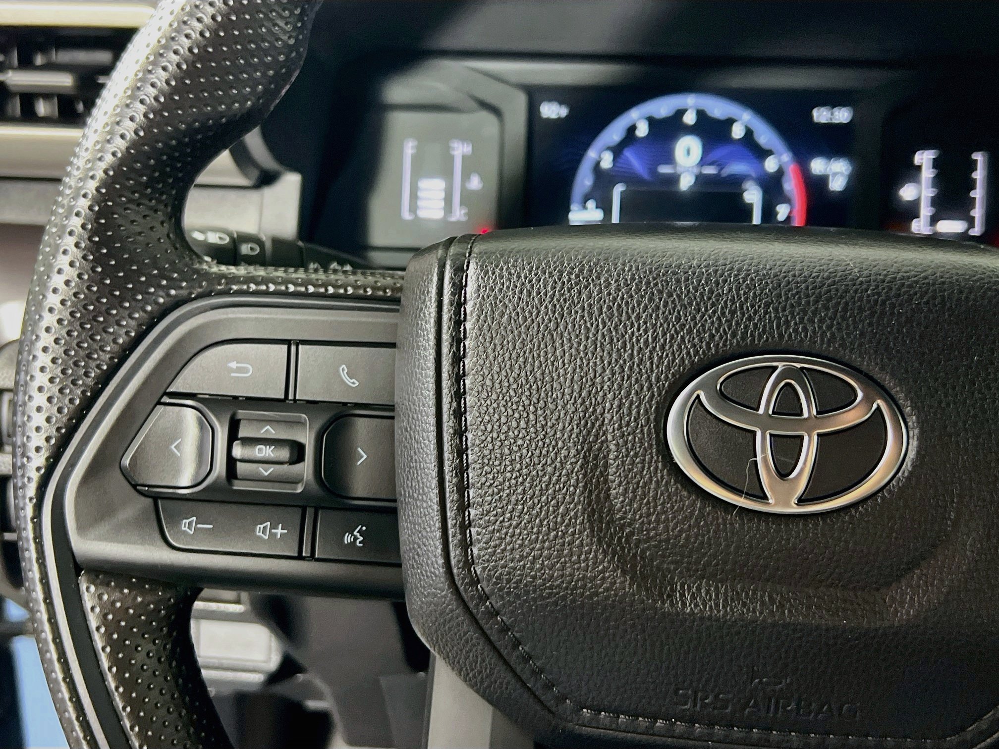 Used 2026 Toyota Tacoma SR5 AWD/4WD image 16
