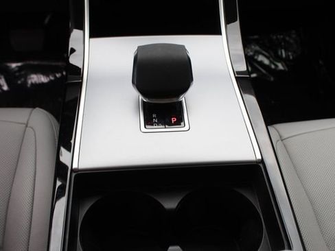 Used 2024 Land Rover Range Rover Evoque S image 16